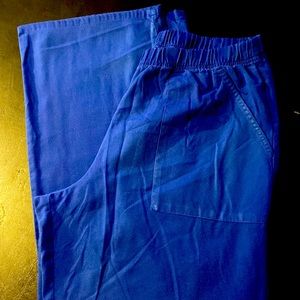 Scrubstar Medium Scrub pants elastic waistband with 3 pockets. Gently used.